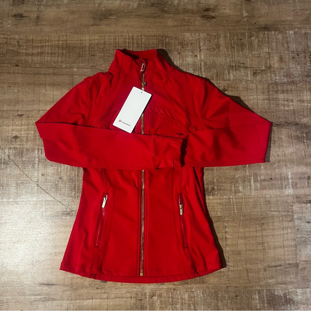 lululemon athletica Women's Lunar Red define Jacket golden zipper